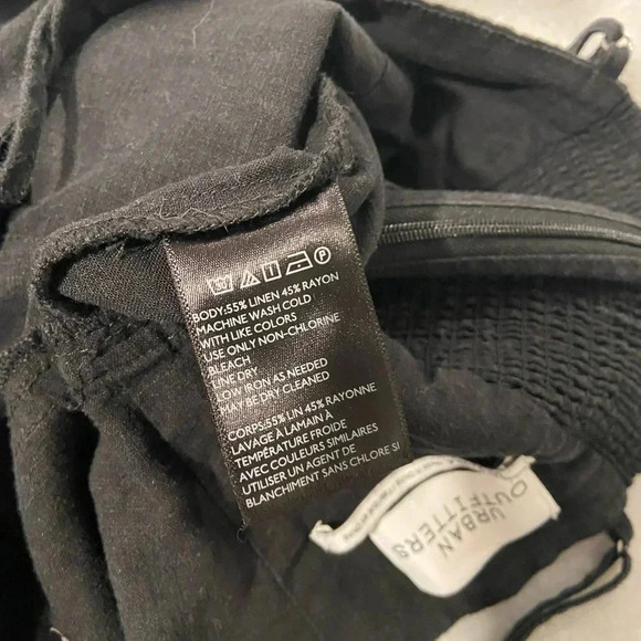 Urban Outfitters Black Linen Blend Jumpsuit Spaghetti Strap Button Detail Size 0 - Picture 12 of 12